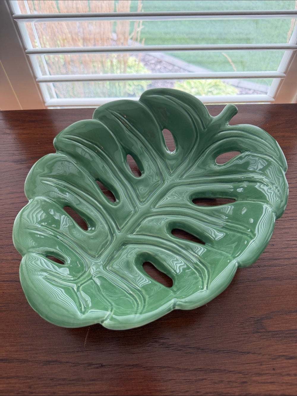 Vintage Pier 1 Palm Leaf Green Porcelain Serving Bowl